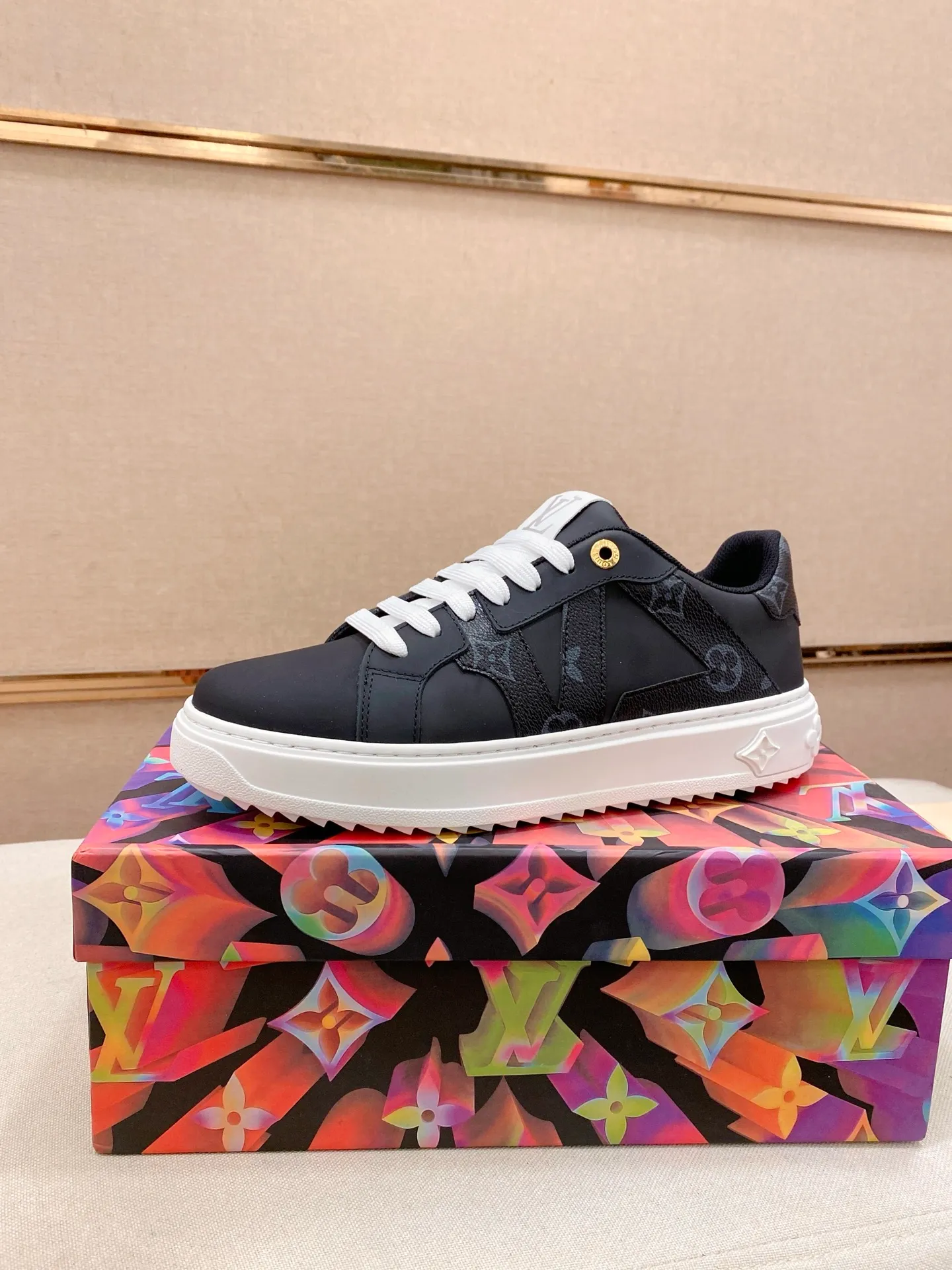 Men's shoes💰: 540💰(Niuli: full package) louis vuitton (Louis Vuitton/lv) top 🔍🔍 new models are on sale at the same time at the counter. The upper 🇮🇹 is imported from Italy, first-layer cowhide, and the lining is fully imported cowhide. 💪💪, completely 1⃣️ to 1 ⃣️Re-engraved🇮🇹💪💪, ⚠Sole: The original sole is specially provided by the original factory, the exclusive movable molded sole is super comfortable, ⚠The original factory follows the order, 🔍🔍high quality, you can enter and exit the counter at will, welcome to compare⚠. Code number:38-44